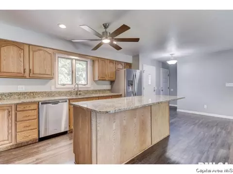 21 Hollybrook Dr, Springfield, IL 62702 photo 8