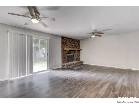 21 Hollybrook Dr, Springfield, IL 62702 photo 4