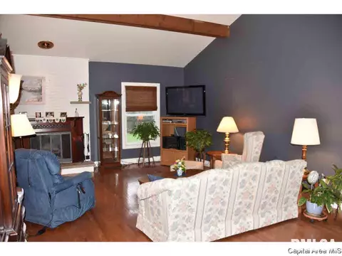 2 Oakmont Dr, Springfield, IL 62704 photo 3