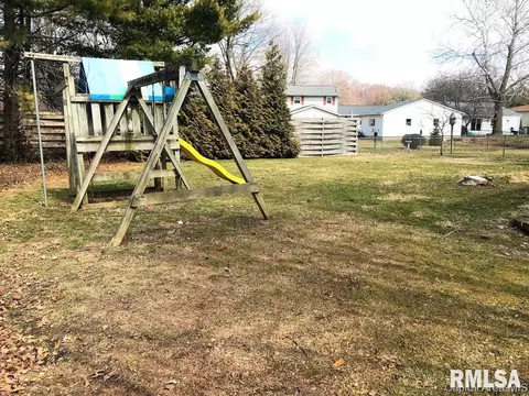 1905 Claremont Dr, Springfield, IL 62703 photo 5