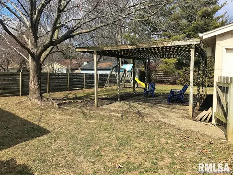 1905 Claremont Dr, Springfield, IL 62703 photo 3