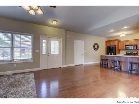 4838 Leah Dr, Springfield, IL 62711 photo 3
