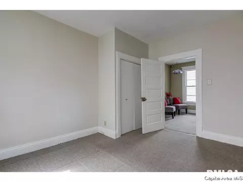 334 S Macarthur Blvd, Springfield, IL 62704 photo 12