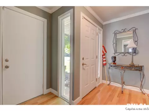 2829 Crown Pt, Springfield, IL 62704 photo 4
