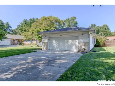 2829 Crown Pt, Springfield, IL 62704 photo 3