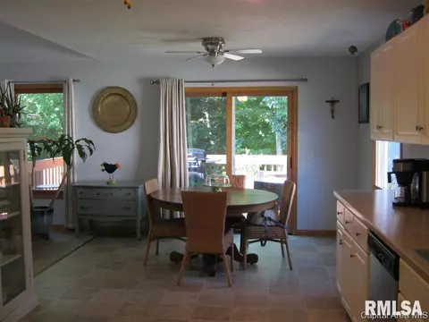 1099 Willowbrook Dr, Springfield, IL 62711 photo 9