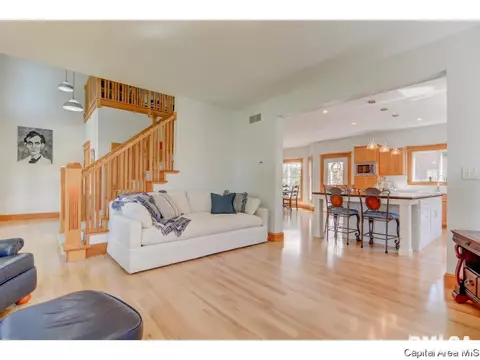 1804 Tremont Dr, Springfield, IL 62711 photo 3