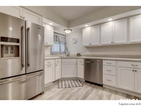 906 Mckibbin Ln, Springfield, IL 62711 photo 15