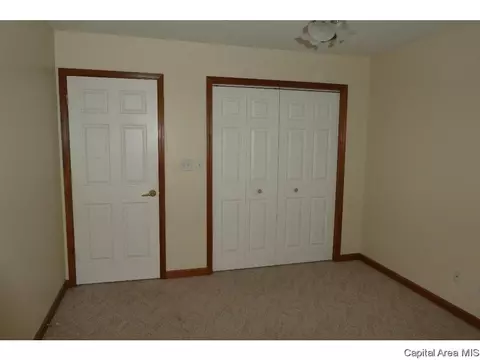 3219 Red Oak Ln, Springfield, IL 62712 photo 6