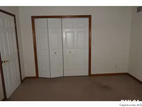 3219 Red Oak Ln, Springfield, IL 62712 photo 9