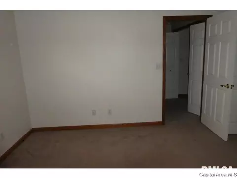 3219 Red Oak Ln, Springfield, IL 62712 photo 8