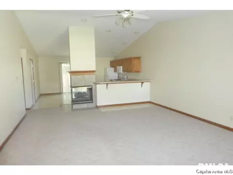 3219 Red Oak Ln, Springfield, IL 62712 photo 3