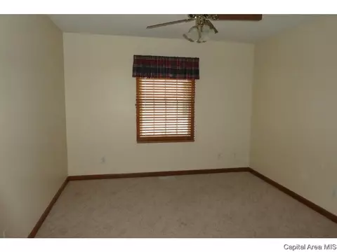 3219 Red Oak Ln, Springfield, IL 62712 photo 7