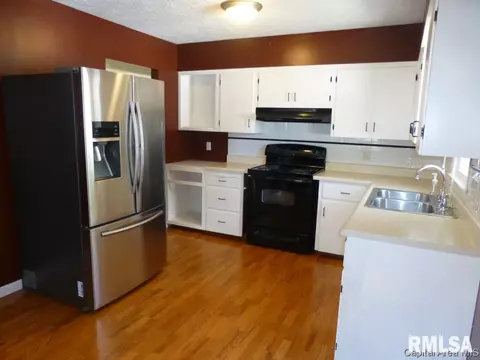 2104 N 23rd St, Springfield, IL 62702 photo 4