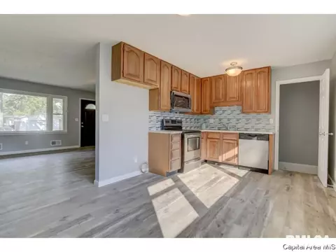 2700 Queensway Rd, Springfield, IL 62703 photo 13