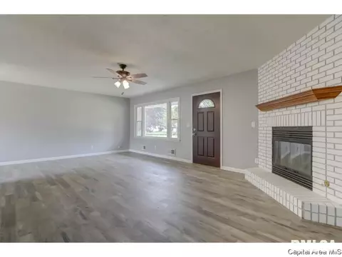 2700 Queensway Rd, Springfield, IL 62703 photo 12