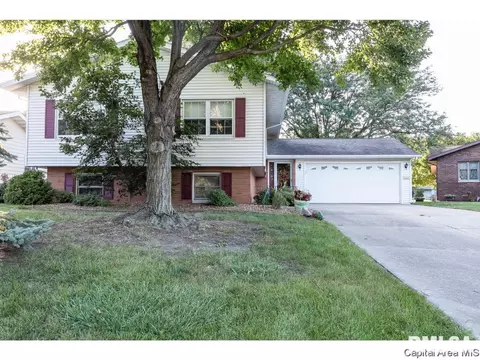 1909 Waterford Dr, Springfield, IL 62703 photo 1