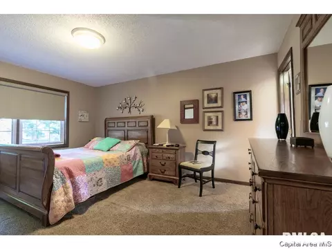 1909 Waterford Dr, Springfield, IL 62703 photo 13