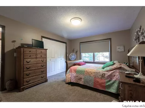 1909 Waterford Dr, Springfield, IL 62703 photo 12