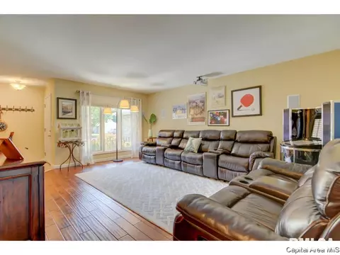 3013 Cameron, Springfield, IL 62704 photo 2