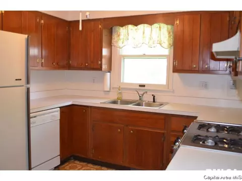 1342 N Ledlie Ave, Springfield, IL 62702 photo 5