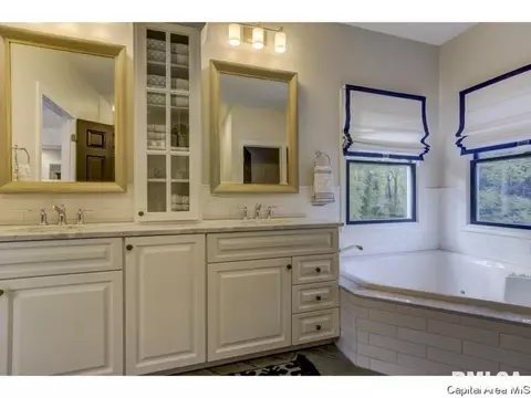 5449 W Washington St, Springfield, IL 62711 photo 16