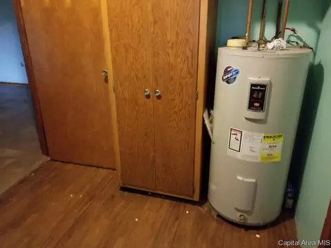 506 W Wright St, Virden, IL 62690 photo 11
