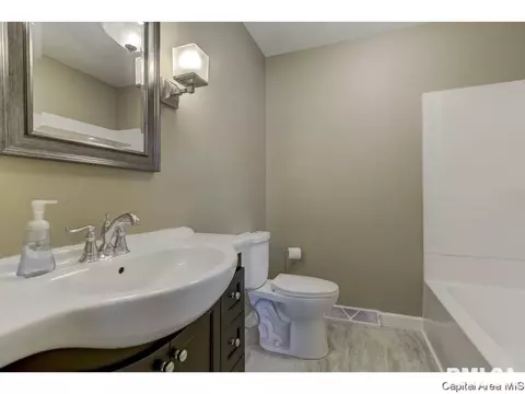 2721 Arrowhead Dr, Springfield, IL 62702 photo 18
