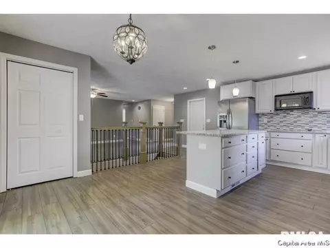 2721 Arrowhead Dr, Springfield, IL 62702 photo 8