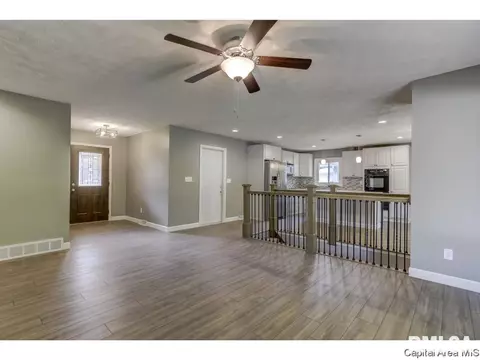 2721 Arrowhead Dr, Springfield, IL 62702 photo 3