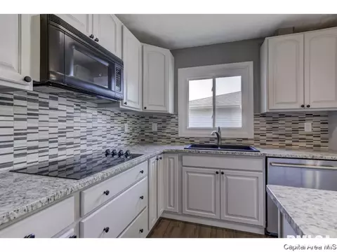 2721 Arrowhead Dr, Springfield, IL 62702 photo 12