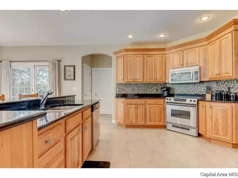 2716 Newcastle, Springfield, IL 62711 photo 10