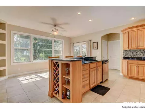 2716 Newcastle, Springfield, IL 62711 photo 8