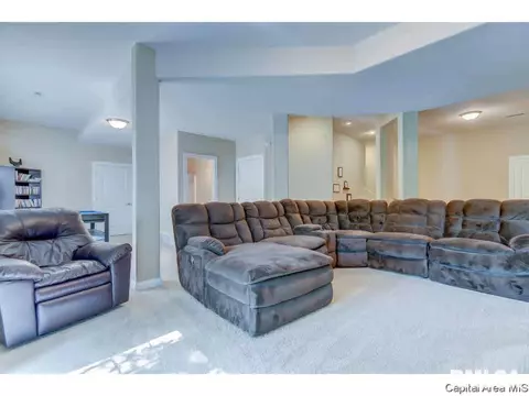 2716 Newcastle, Springfield, IL 62711 photo 29
