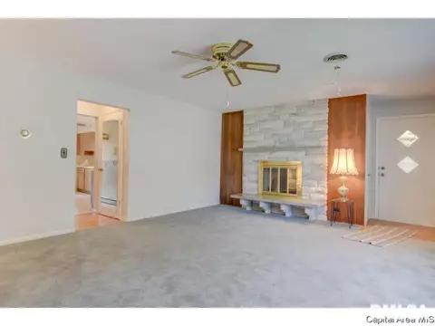 1608 W Enos, Springfield, IL 62702 photo 2