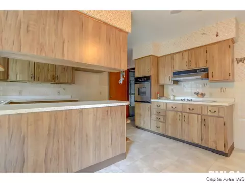 1608 W Enos, Springfield, IL 62702 photo 5