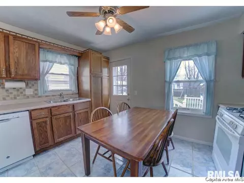 3024 S Lincoln, Springfield, IL 62704 photo 6