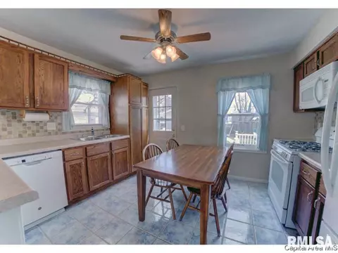 3024 S Lincoln, Springfield, IL 62704 photo 5