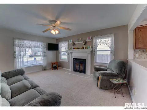 3024 S Lincoln, Springfield, IL 62704 photo 2