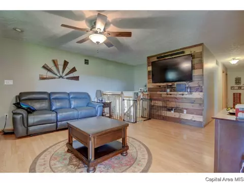 4056 Bissell Rd, Springfield, IL 62707 photo 5