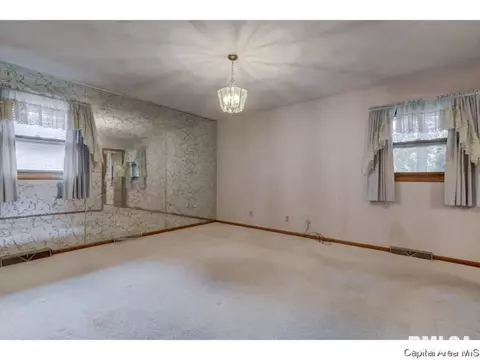 2432 Manchester, Springfield, IL 62704 photo 16
