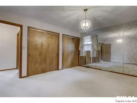 2432 Manchester, Springfield, IL 62704 photo 17