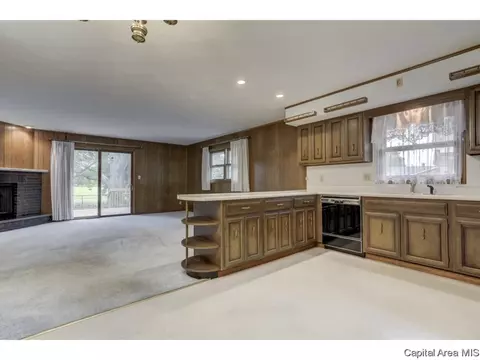 2432 Manchester, Springfield, IL 62704 photo 11