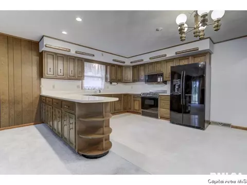 2432 Manchester, Springfield, IL 62704 photo 15