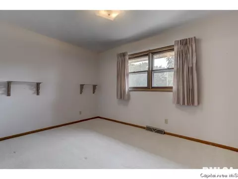2432 Manchester, Springfield, IL 62704 photo 21
