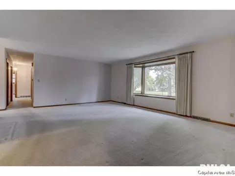 2432 Manchester, Springfield, IL 62704 photo 2