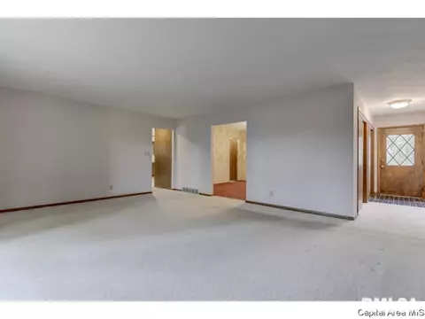 2432 Manchester, Springfield, IL 62704 photo 3