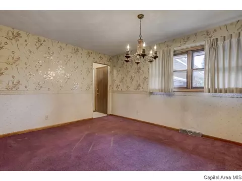 2432 Manchester, Springfield, IL 62704 photo 6
