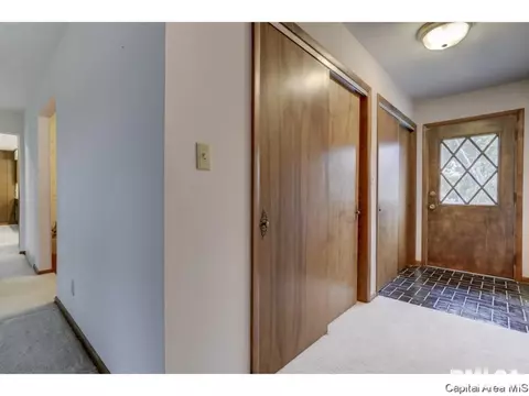 2432 Manchester, Springfield, IL 62704 photo 5