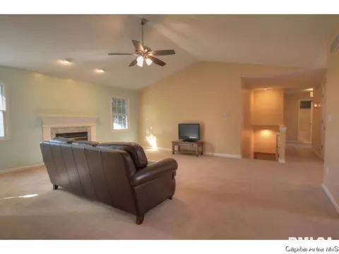 4628 Svenson Dr, Springfield, IL 62711 photo 3